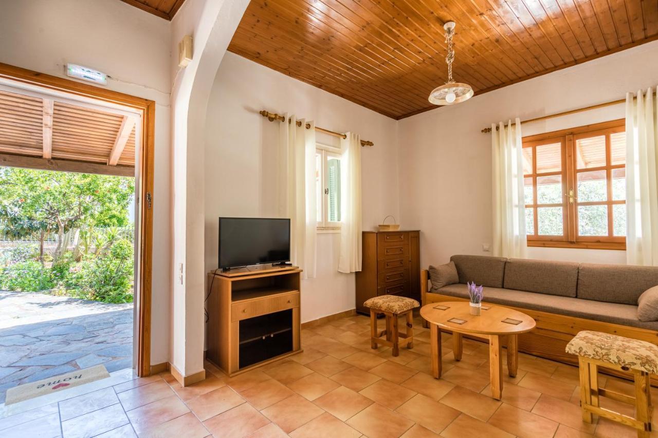 Sophia'S Apartment Stoúpa Zewnętrze zdjęcie